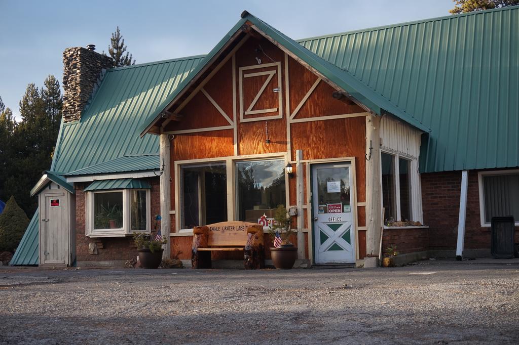 Eagle Crater Lake Inn Chemult Exterior photo
