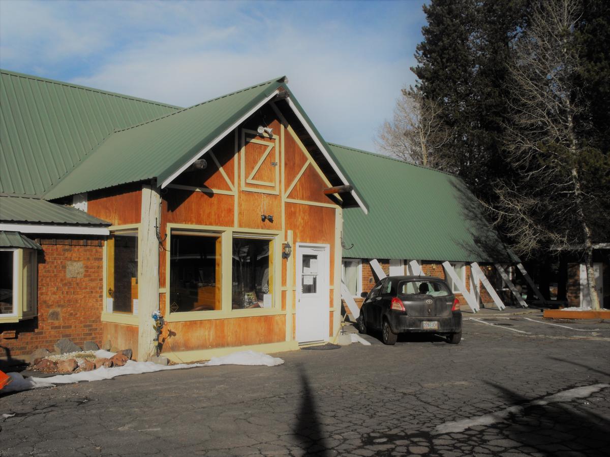 Eagle Crater Lake Inn Chemult Exterior photo