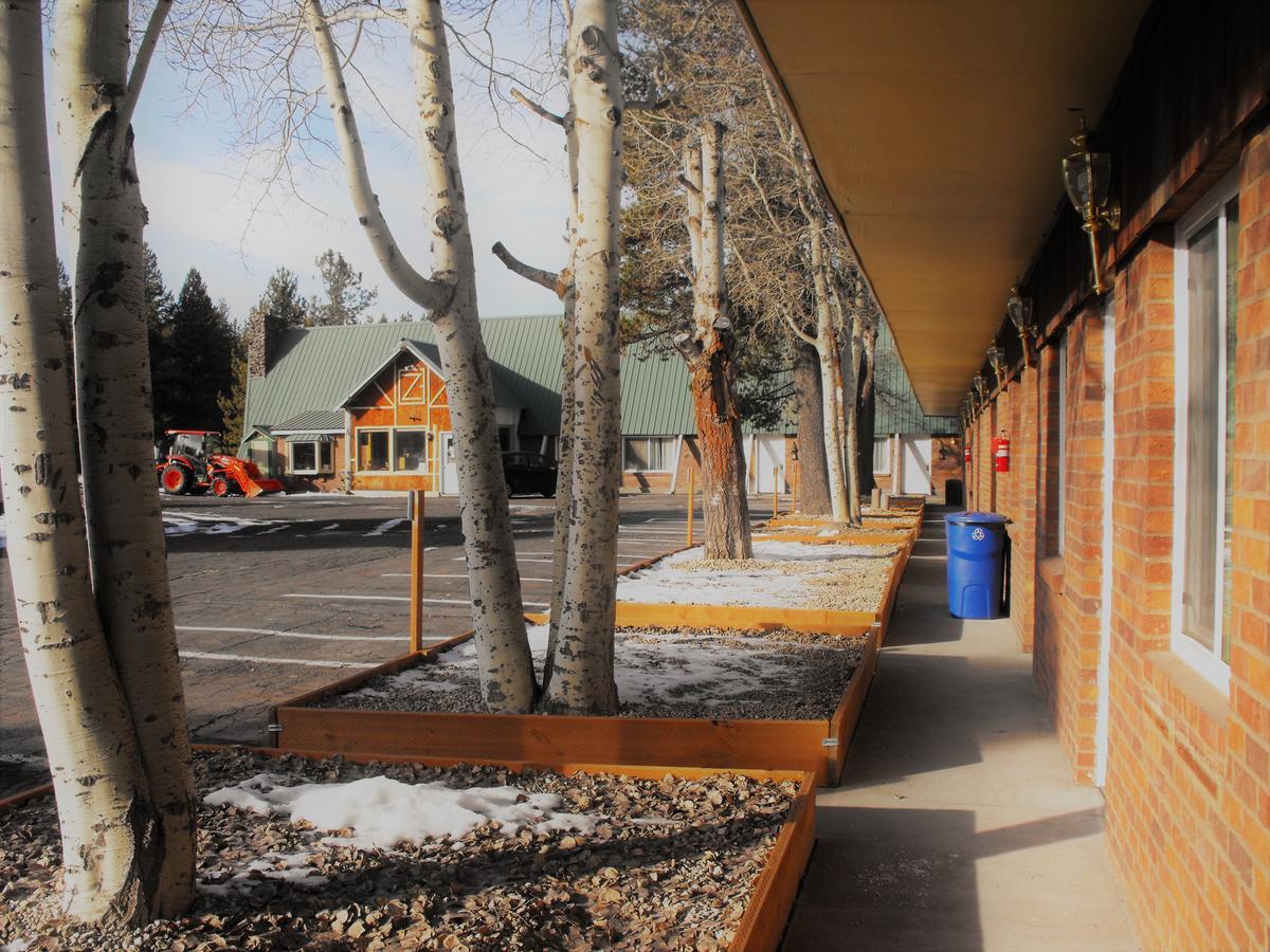 Eagle Crater Lake Inn Chemult Exterior photo